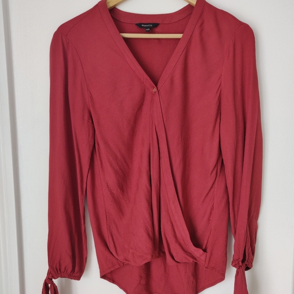 🌿3/$20 RW&CO Wrap blouse - Picture 2 of 4